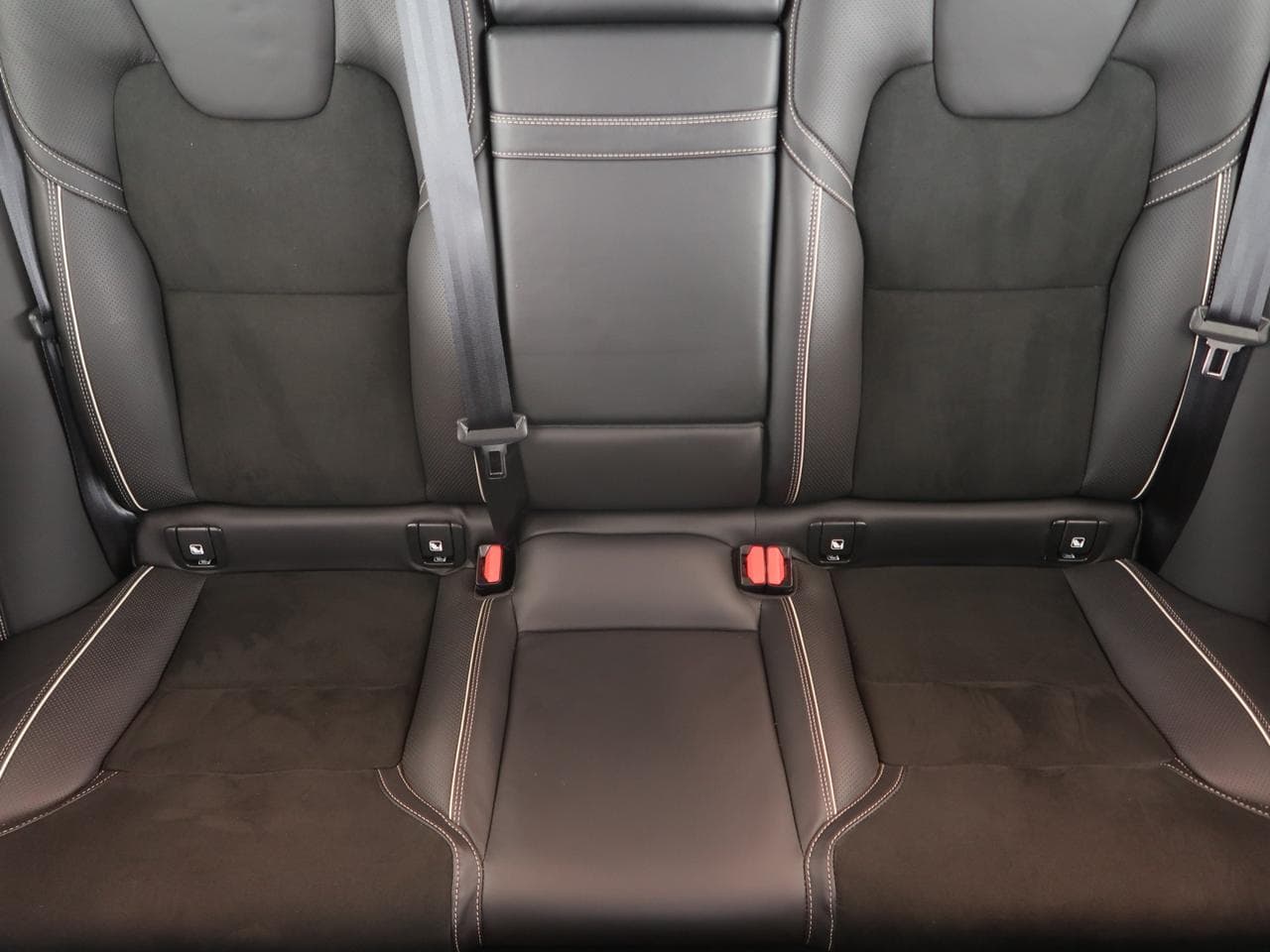 2018 Volvo XC60 - 14