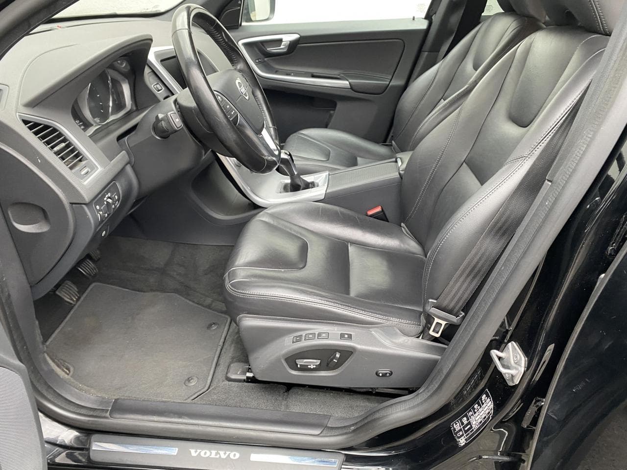 2017 Volvo XC60 - 12