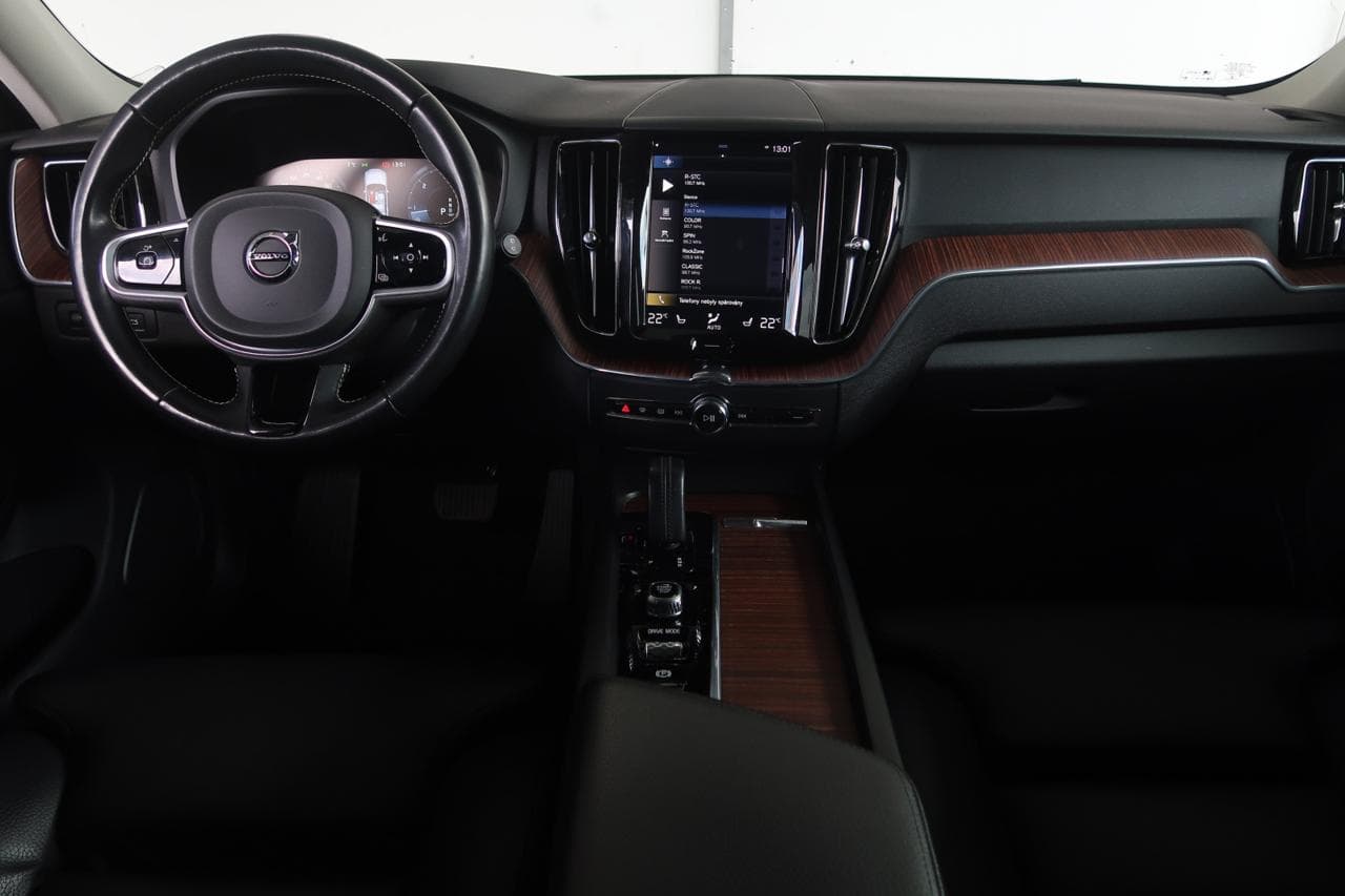 2020 Volvo XC60 - 14