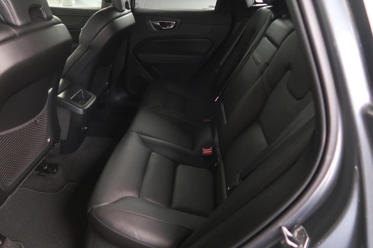 2020 Volvo XC60 - 24