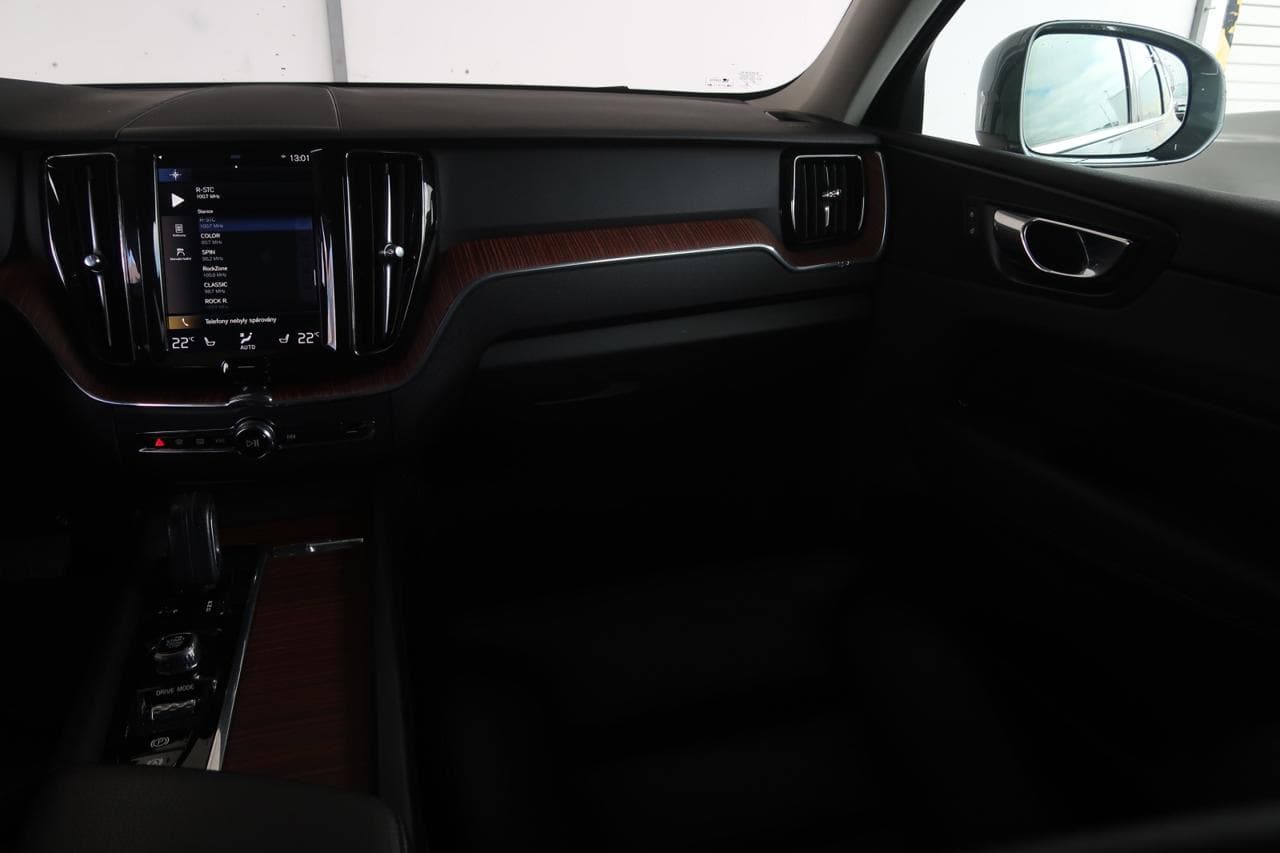 2020 Volvo XC60 - 16