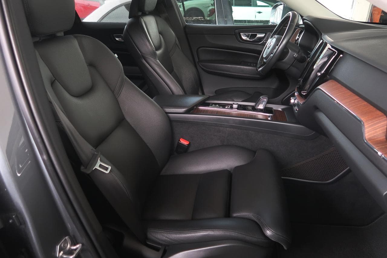 2020 Volvo XC60 - 18