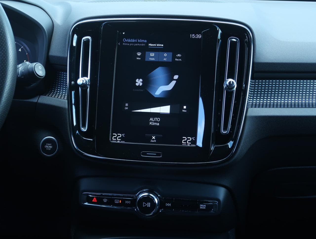 2019 Volvo XC40 - 18