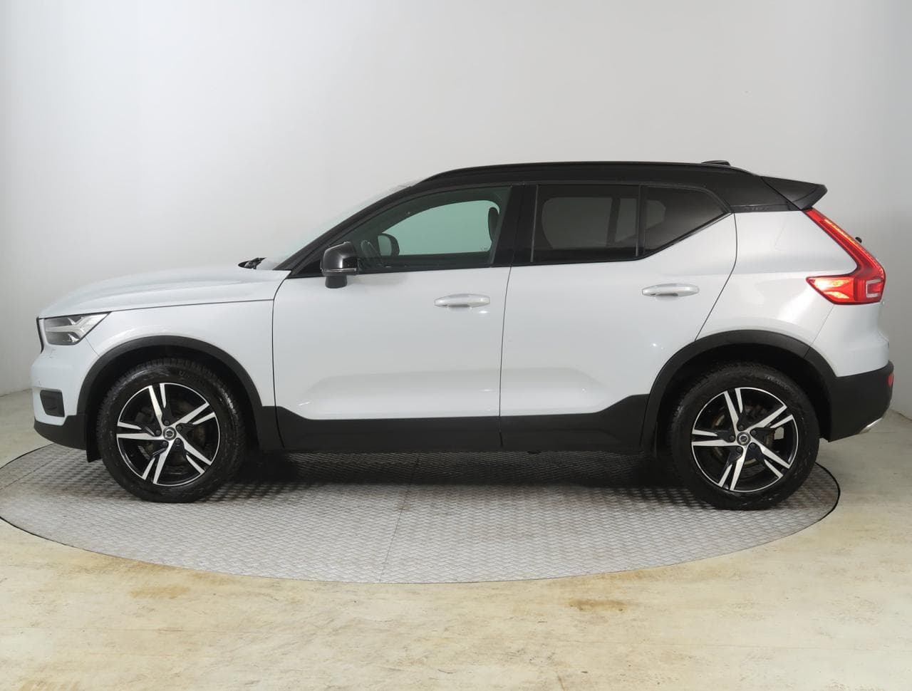 2019 Volvo XC40 - 4