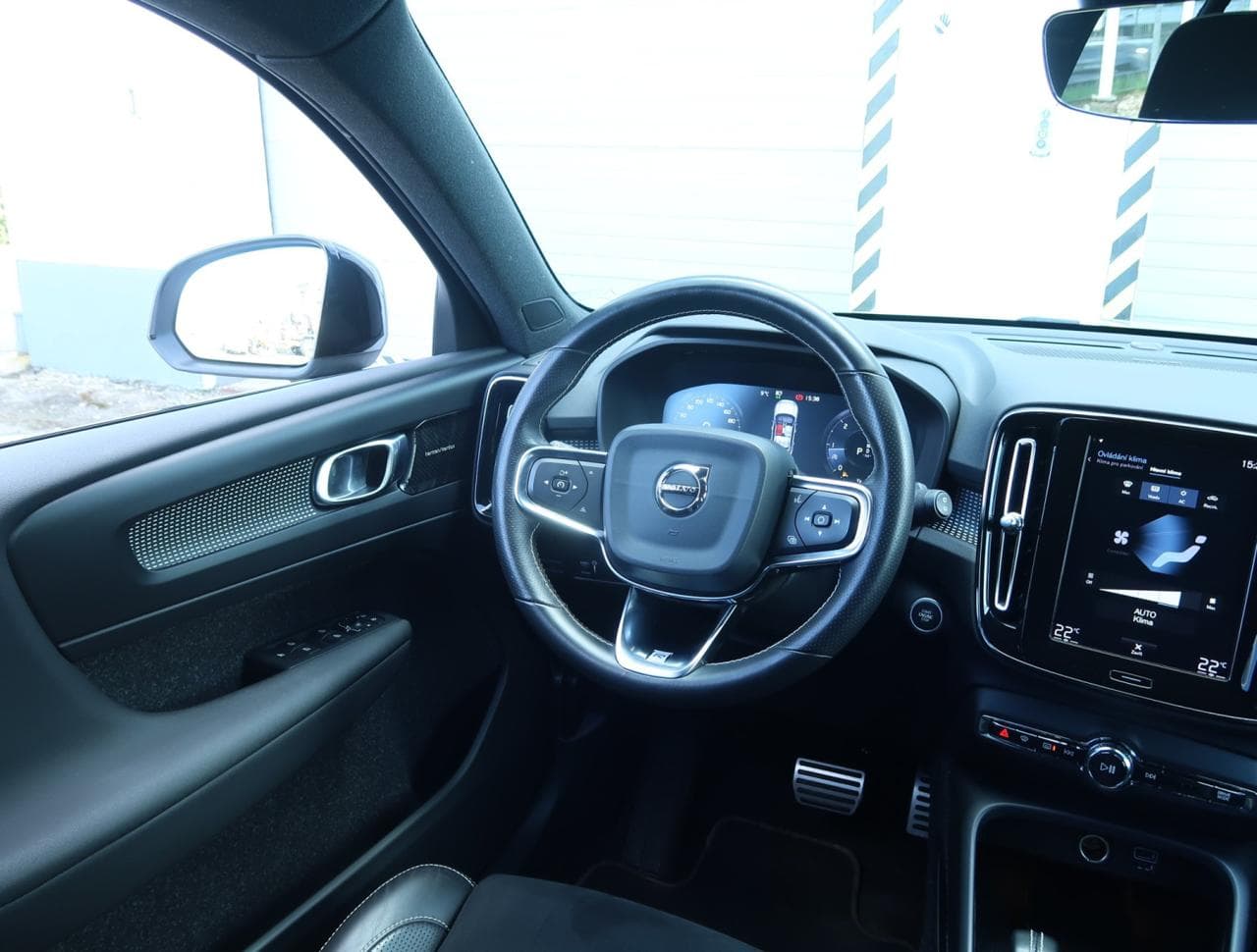 2019 Volvo XC40 - 9