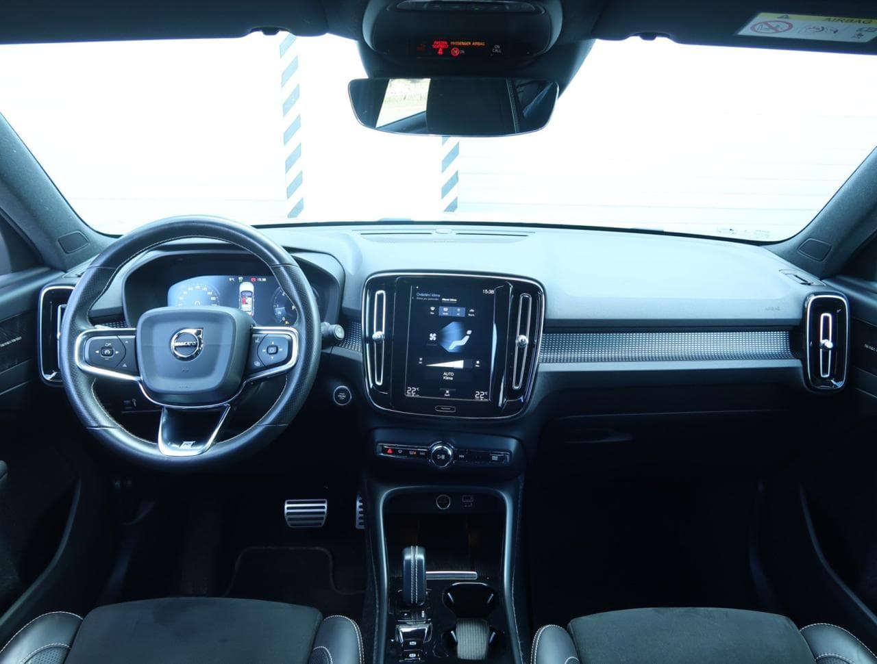 2019 Volvo XC40 - 10