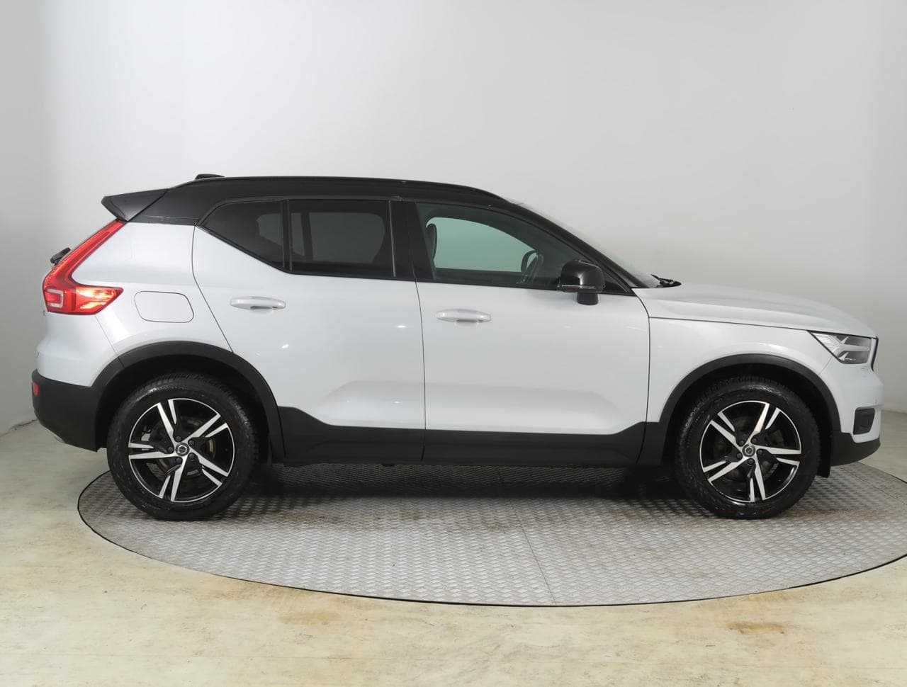 2019 Volvo XC40 - 8