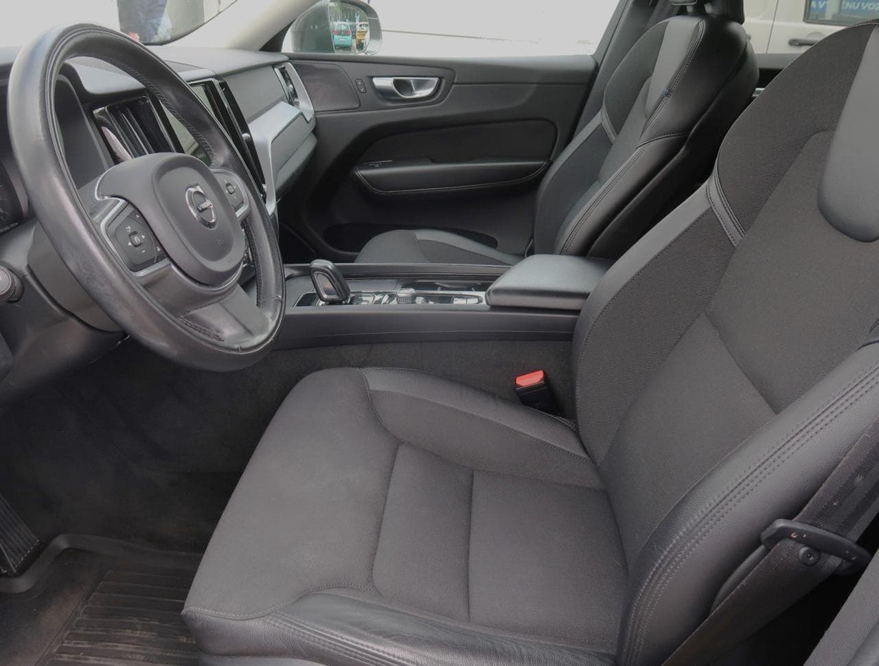 2021 Volvo XC60 - 28
