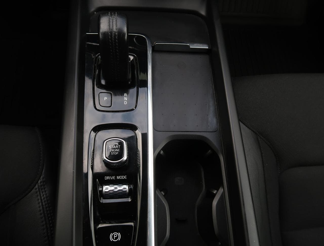 2021 Volvo XC60 - 33