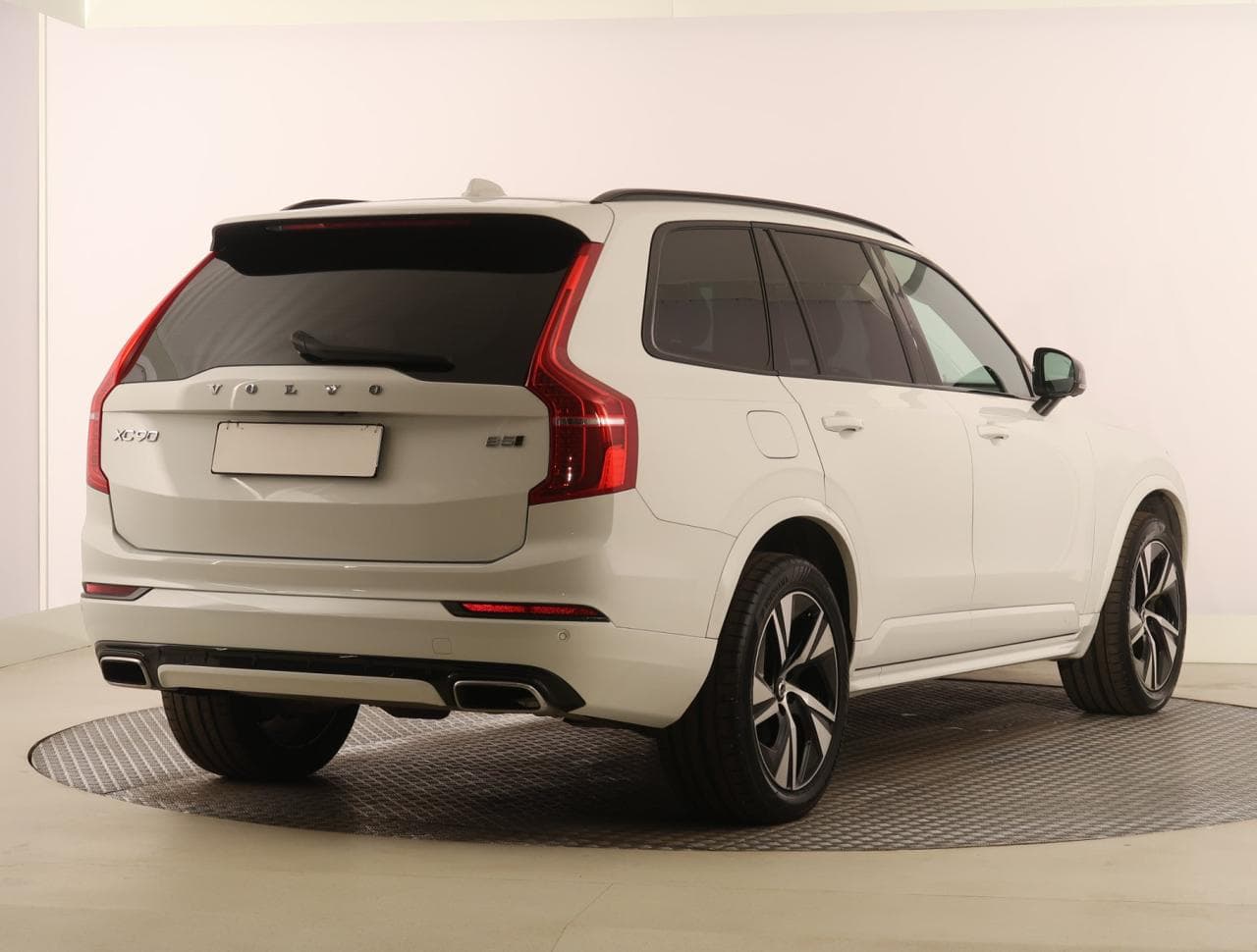 2021 Volvo XC90 - 13