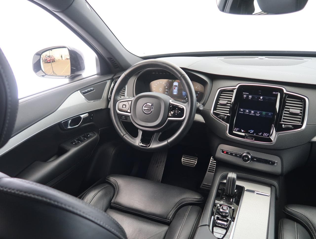 2021 Volvo XC90 - 16