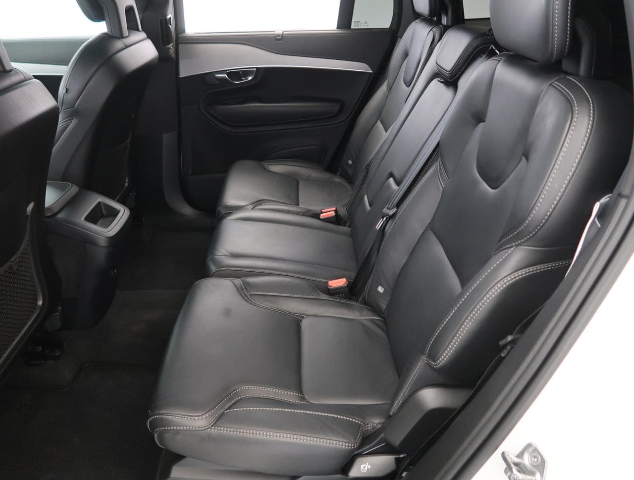 2021 Volvo XC90 - 25