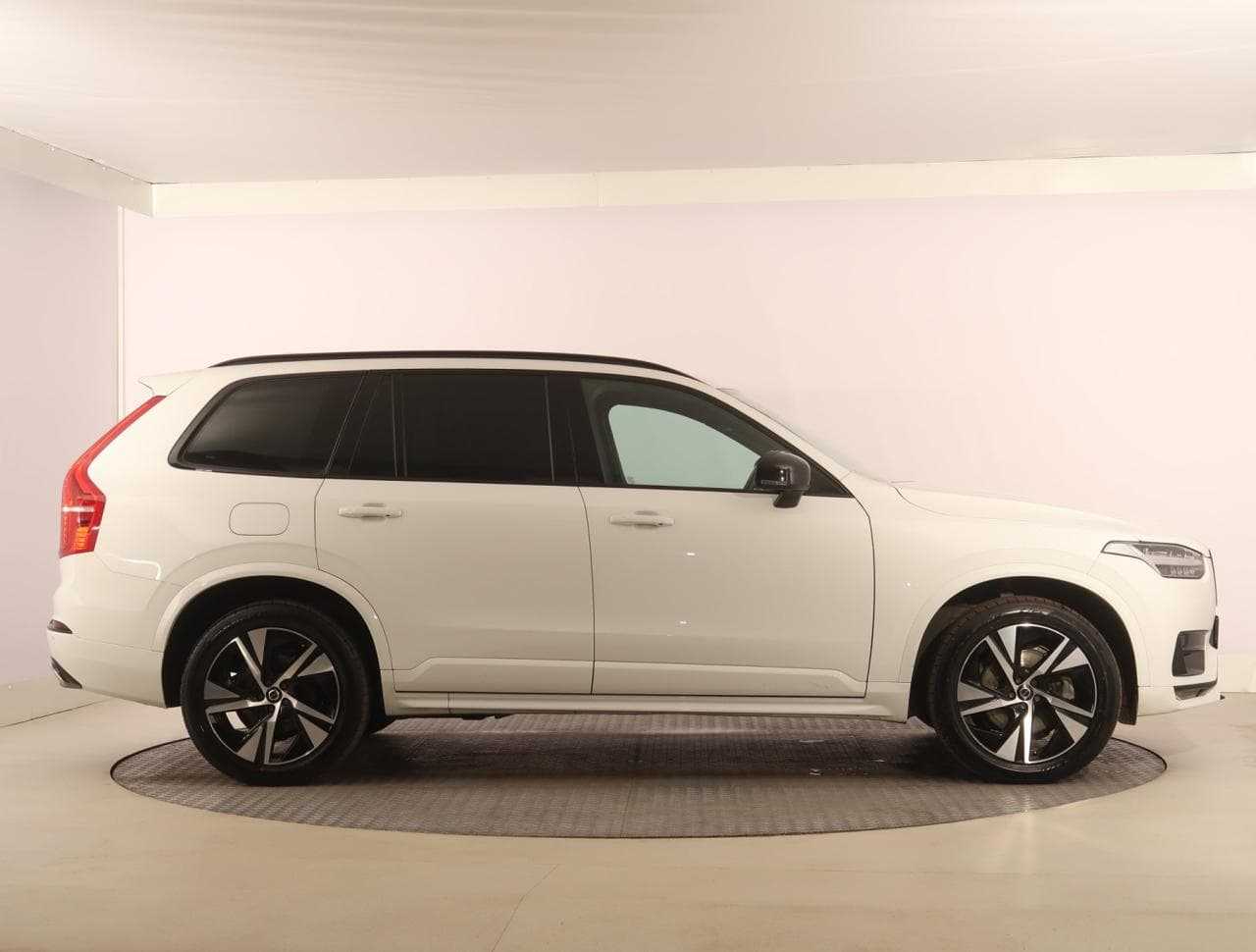2021 Volvo XC90 - 14