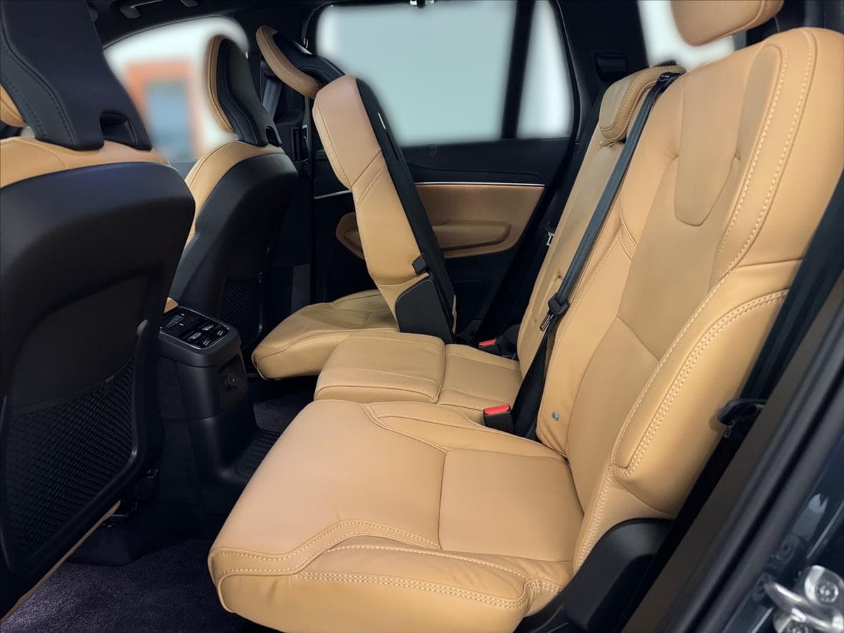 2024 Volvo XC90 - 11