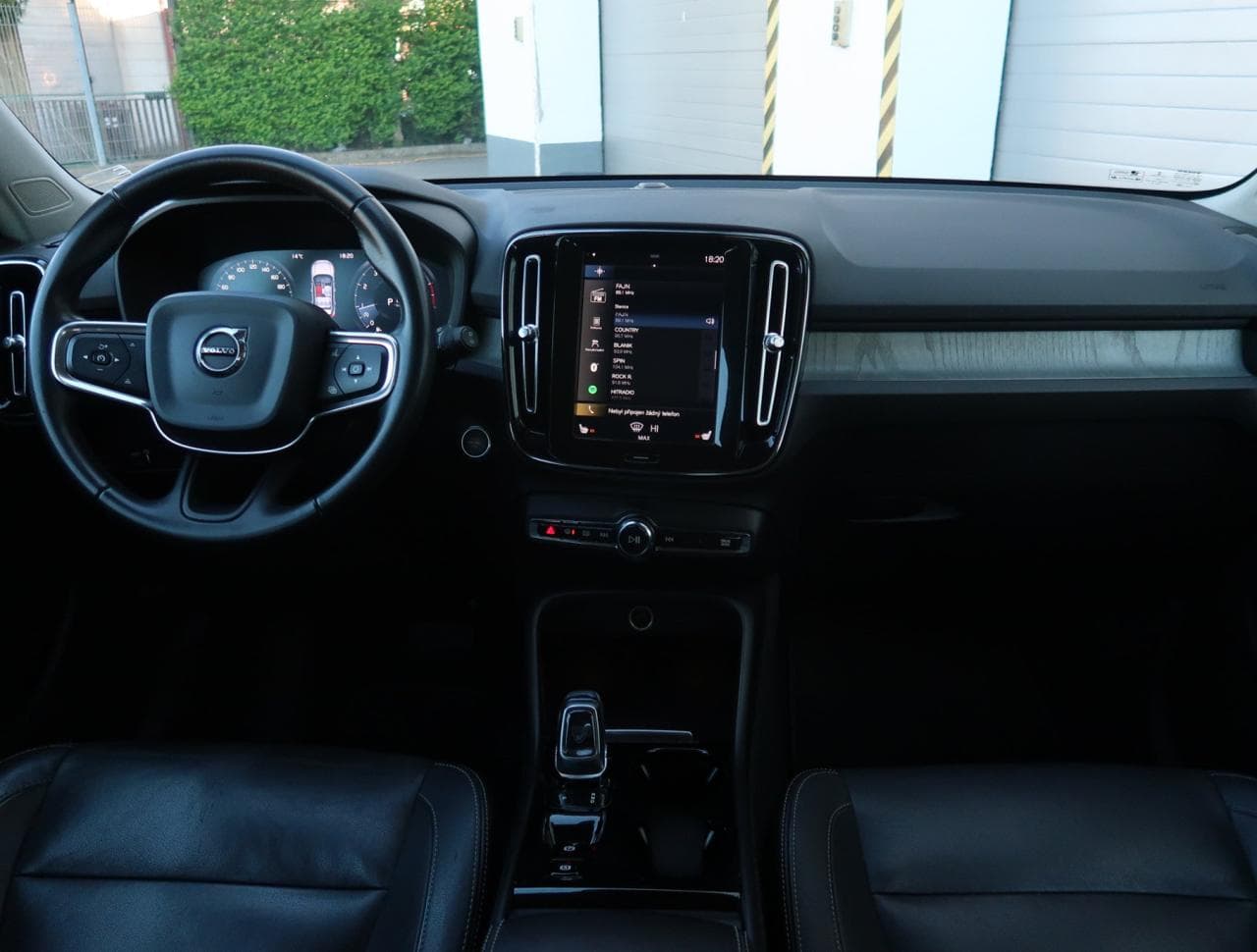 2019 Volvo XC40 - 10