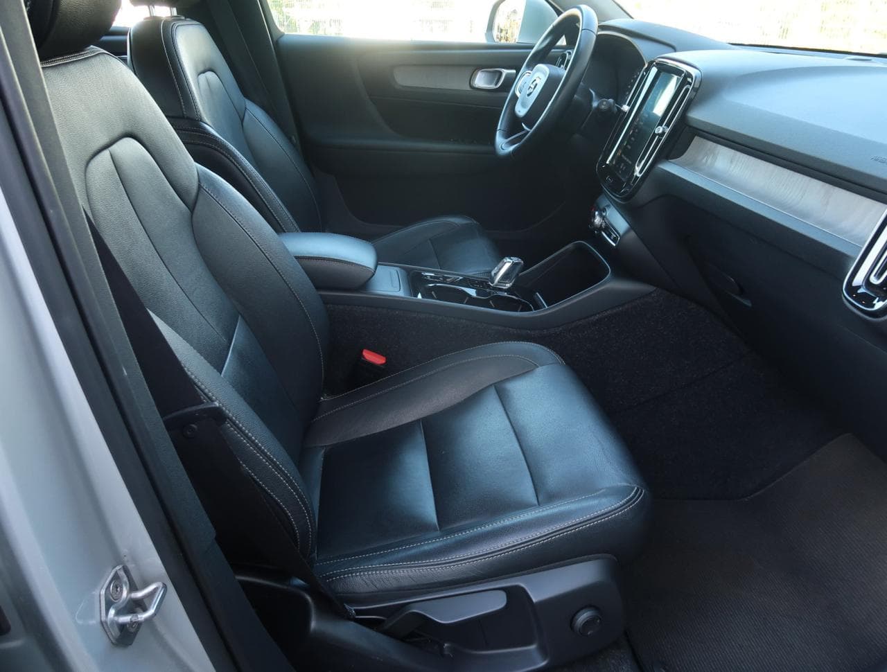 2019 Volvo XC40 - 12