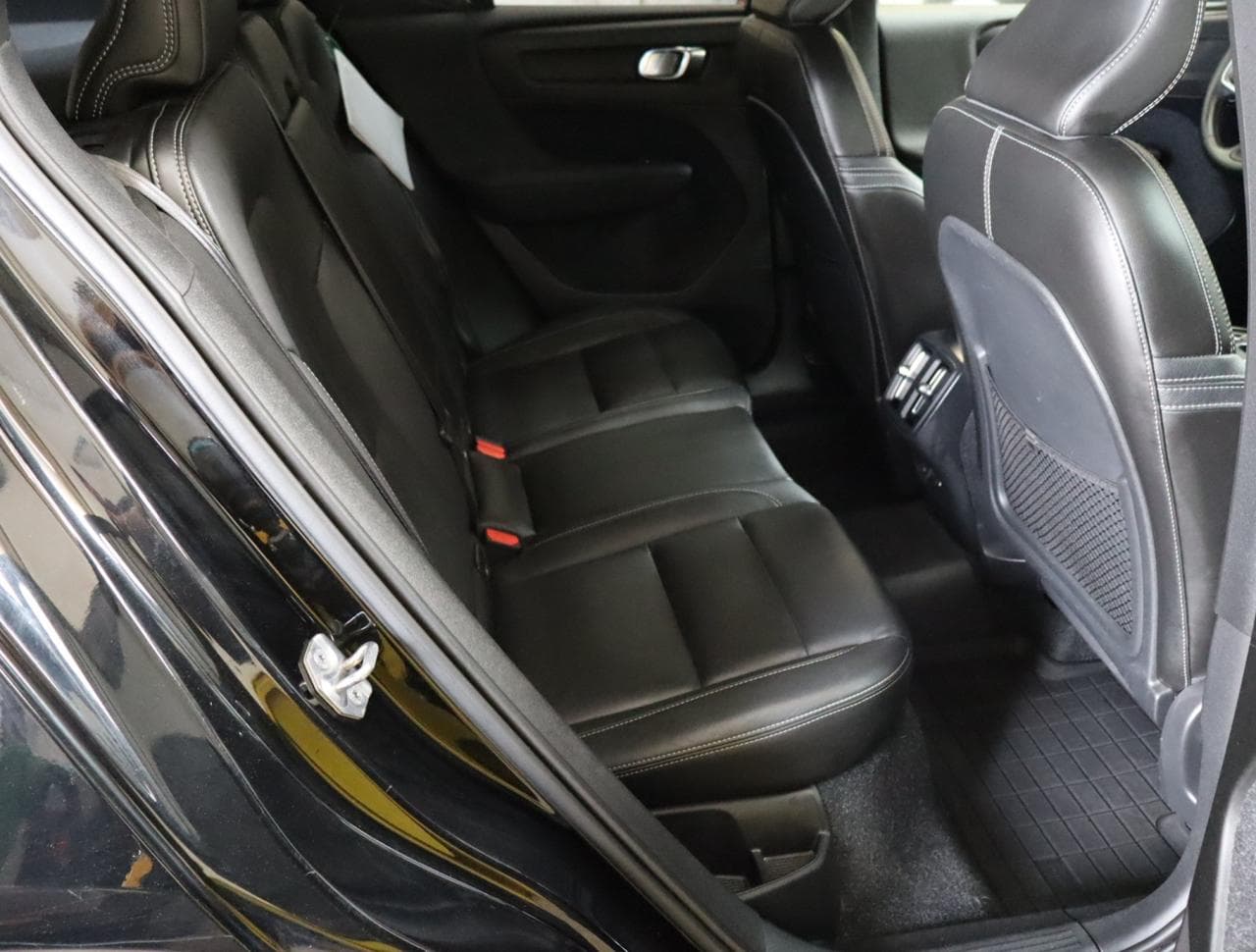 2018 Volvo XC40 - 12