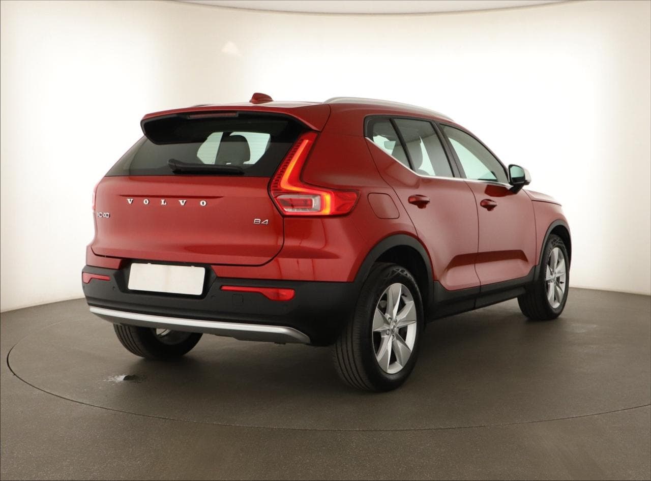 2022 Volvo XC40 - 7