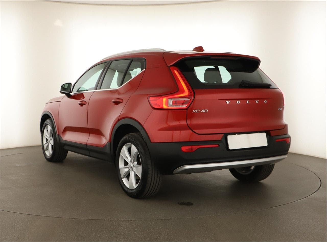 2022 Volvo XC40 - 5