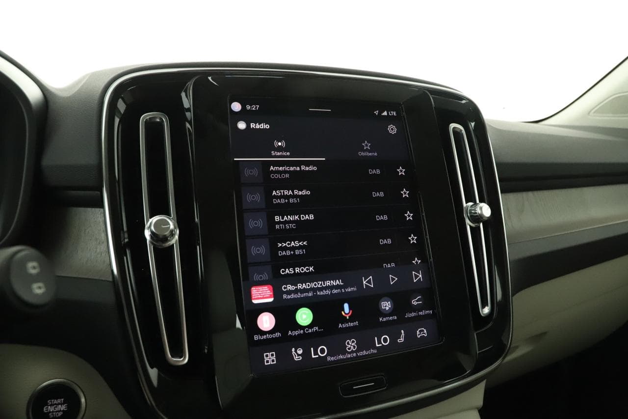 2022 Volvo XC40 - 19