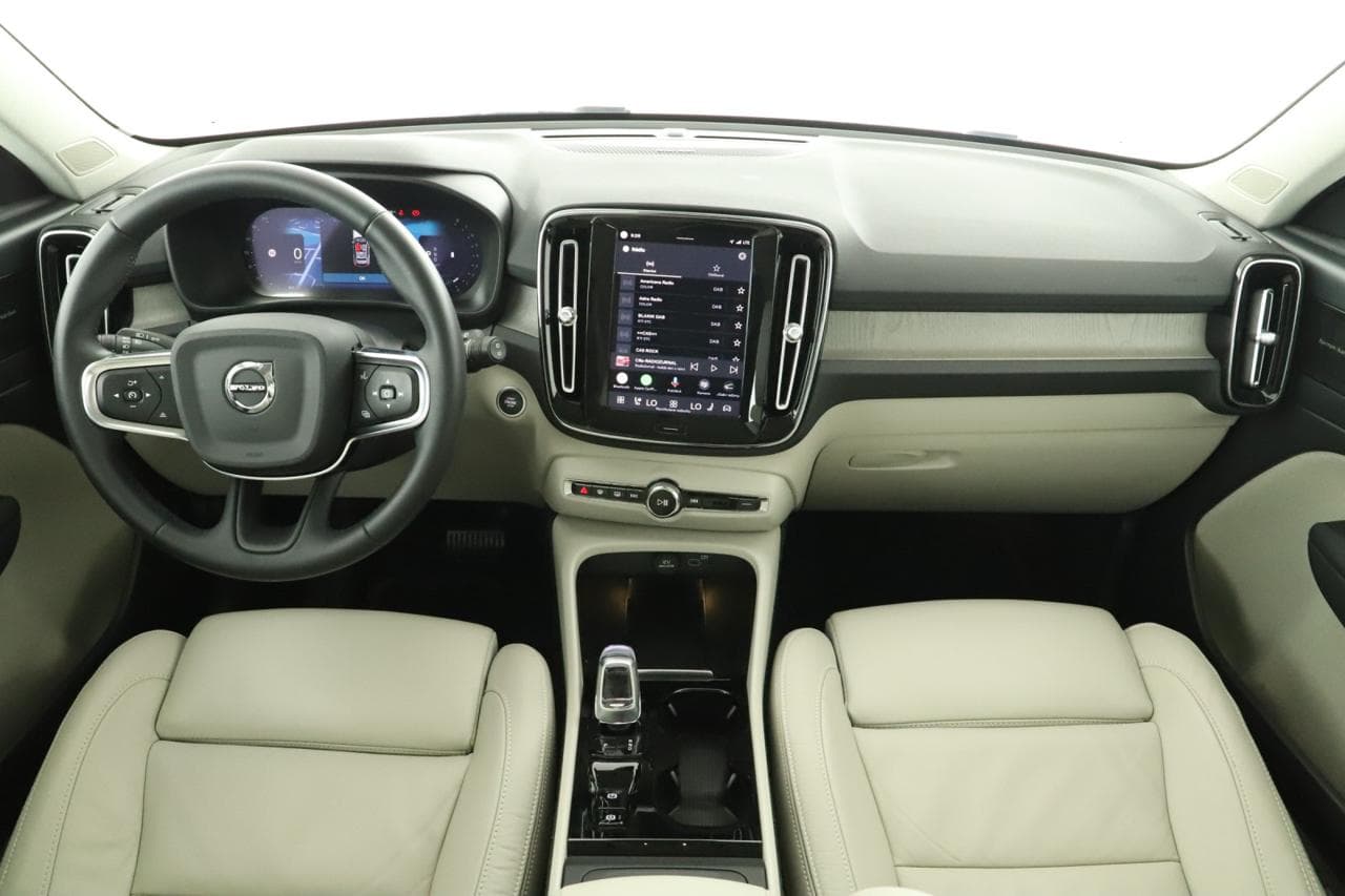2022 Volvo XC40 - 9