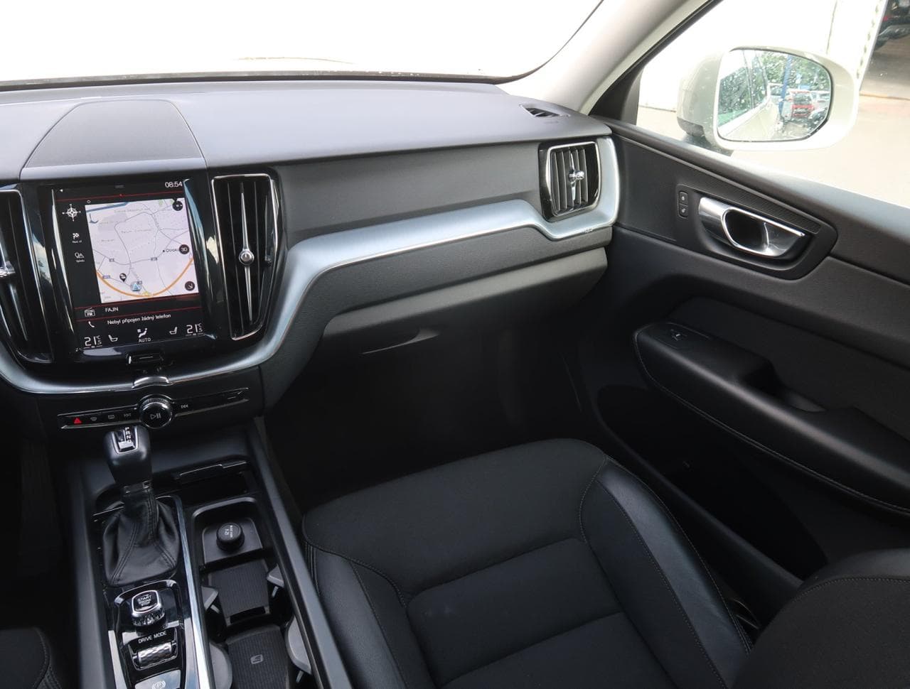 2018 Volvo XC60 - 11
