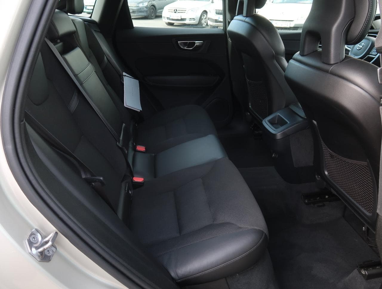2018 Volvo XC60 - 13