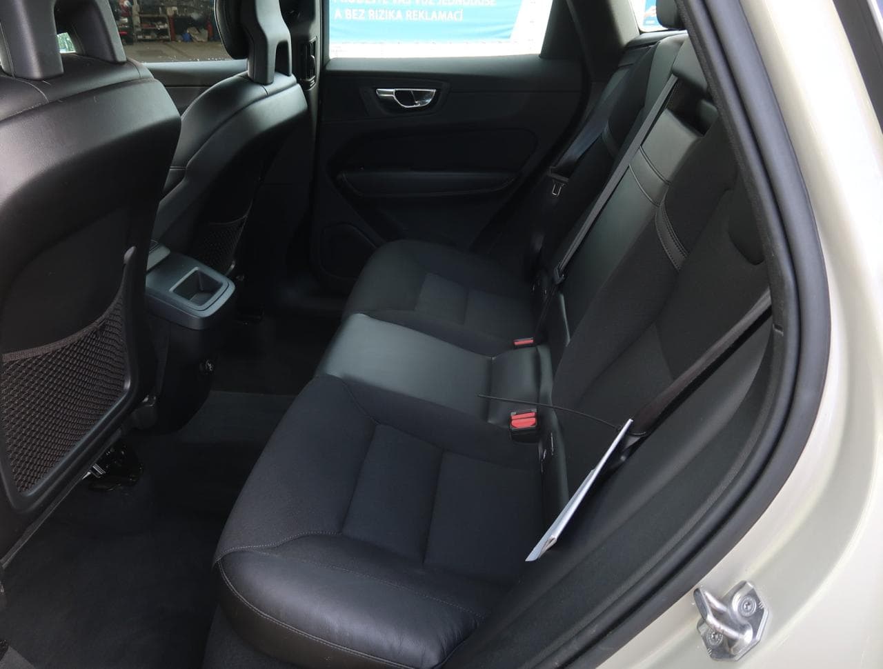 2018 Volvo XC60 - 15