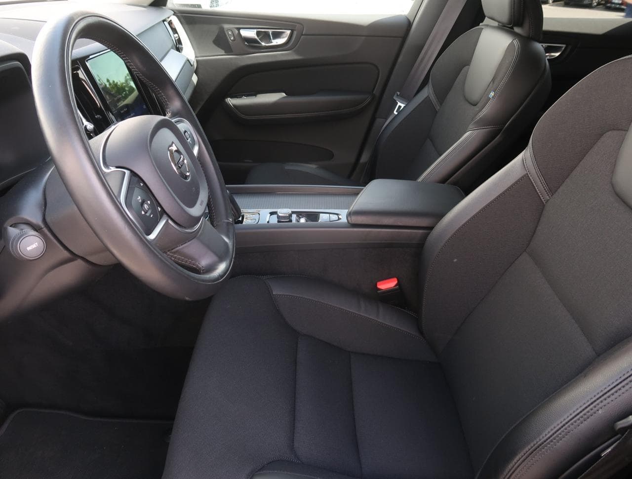 2020 Volvo XC60 - 16