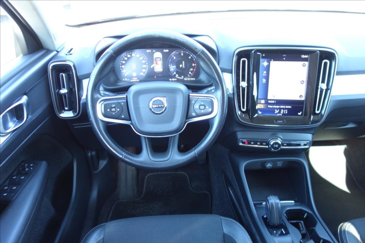 2020 Volvo XC40 - 31