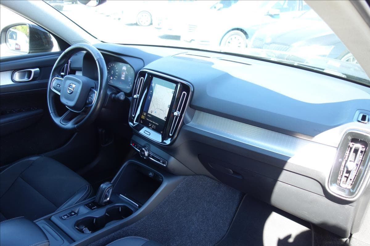 2020 Volvo XC40 - 20