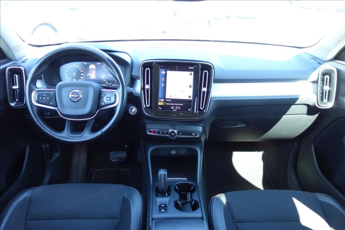 2020 Volvo XC40 - 29