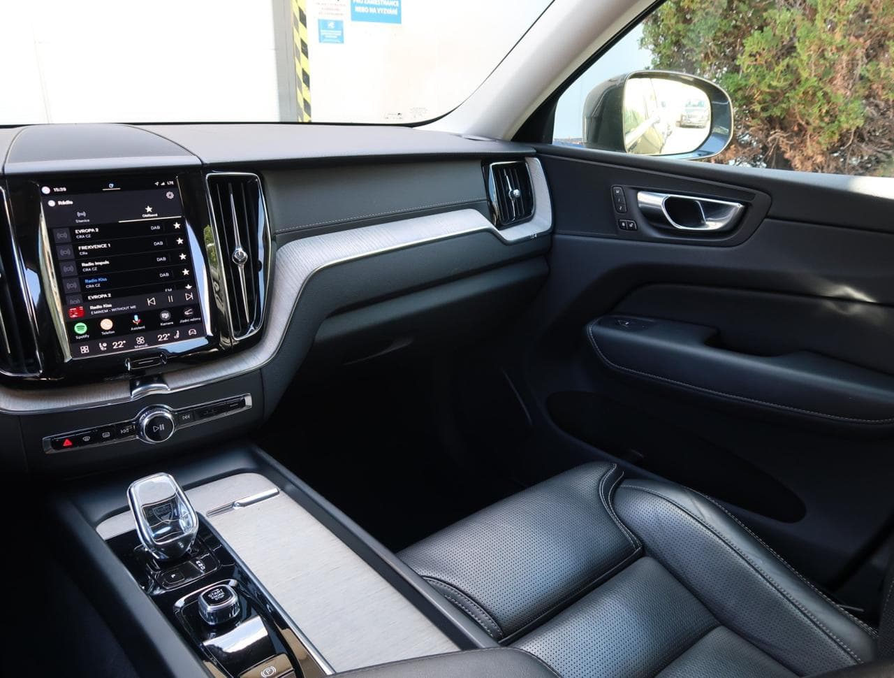 2022 Volvo XC60 - 11