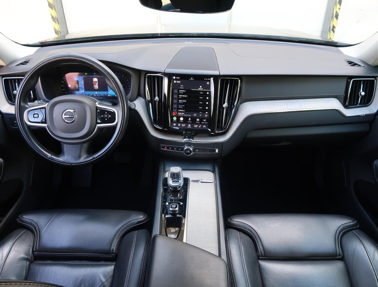 2022 Volvo XC60 - 10