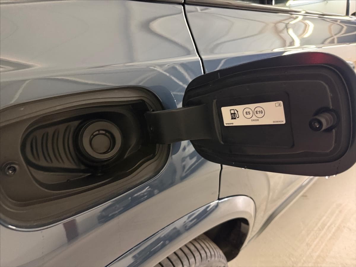 2025 Volvo XC90 - 13