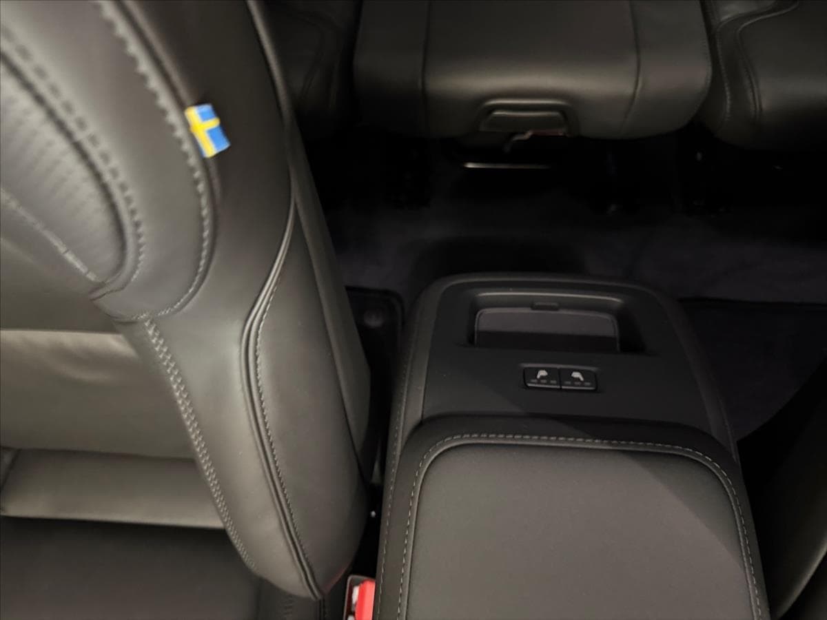 2025 Volvo XC90 - 15