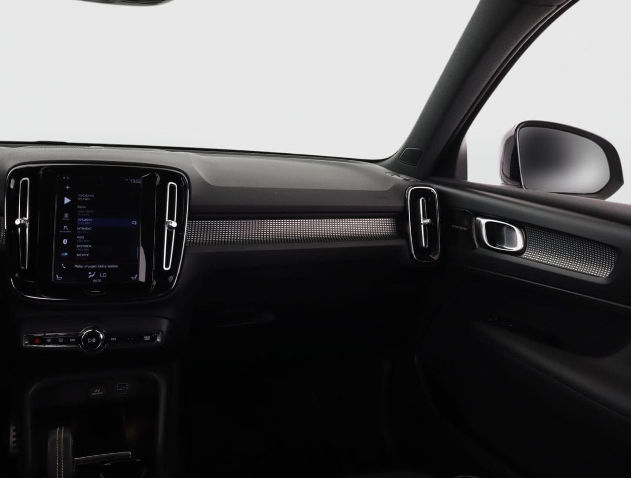 2020 Volvo XC40 - 11