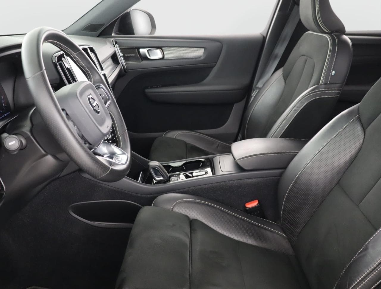 2020 Volvo XC40 - 16