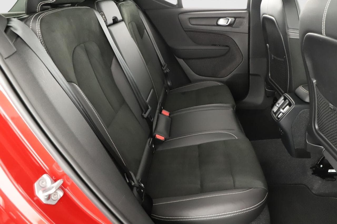 2021 Volvo XC40 - 11