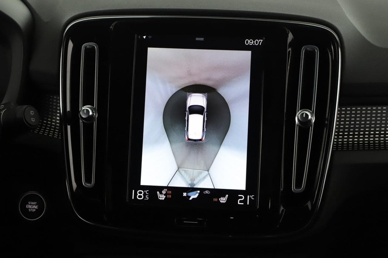 2021 Volvo XC40 - 21