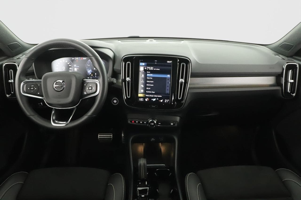 2021 Volvo XC40 - 9
