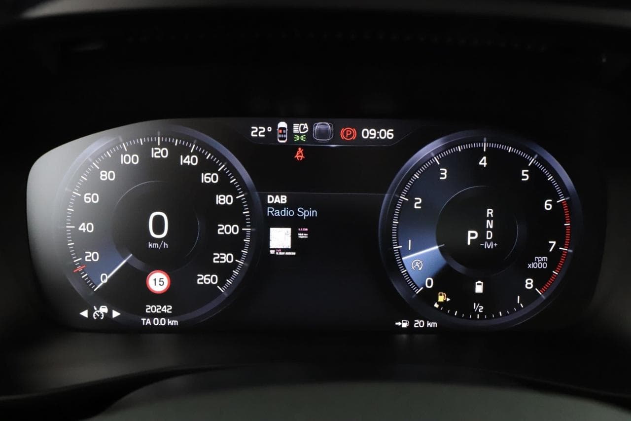 2021 Volvo XC40 - 15