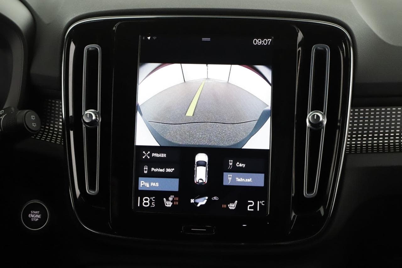 2021 Volvo XC40 - 22