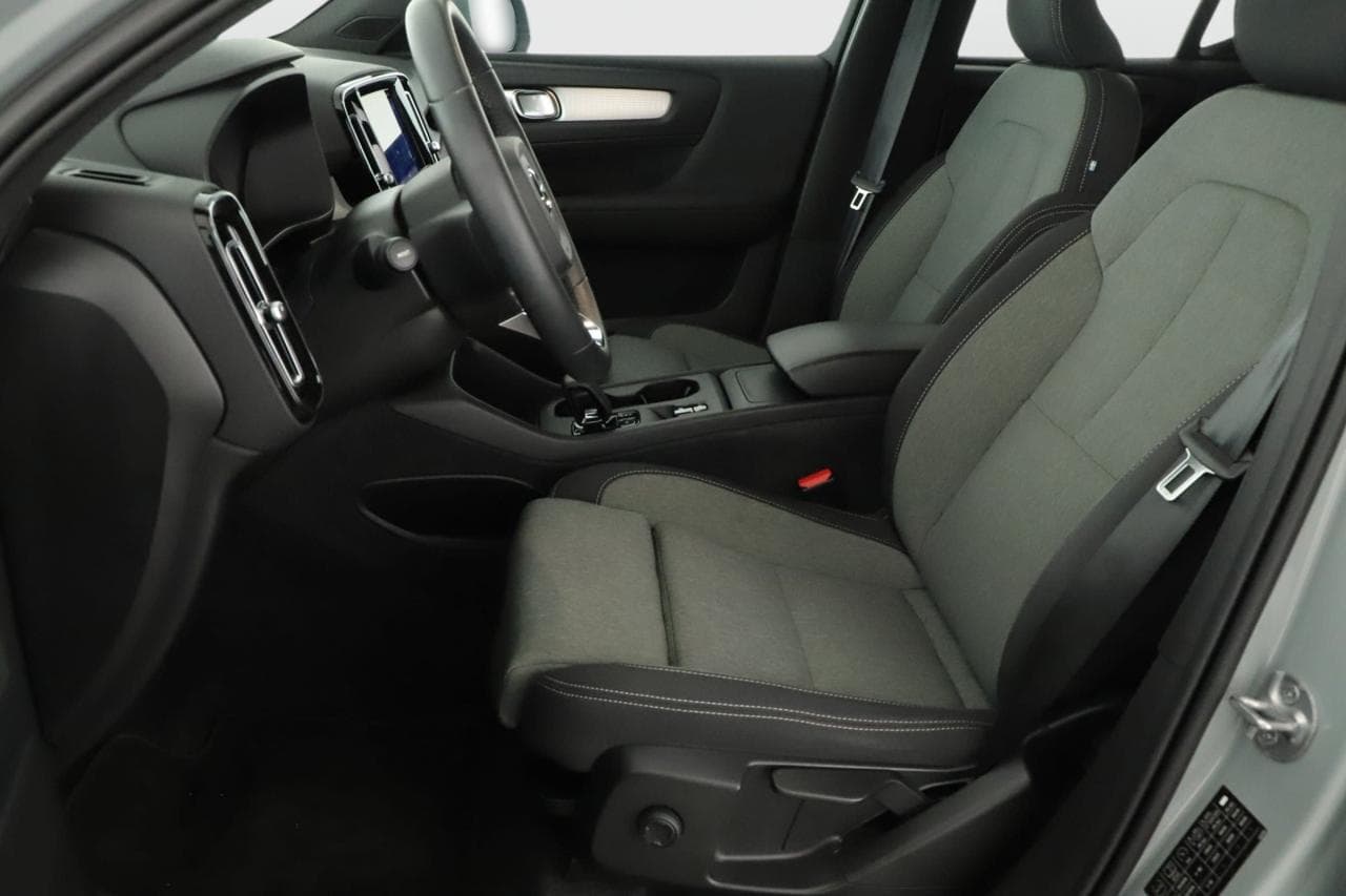 2023 Volvo XC40 - 17
