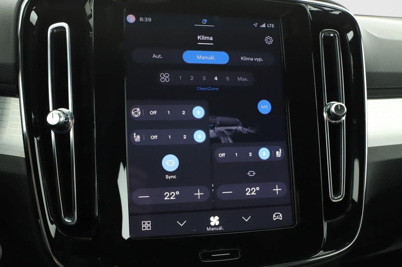 2023 Volvo XC40 - 38