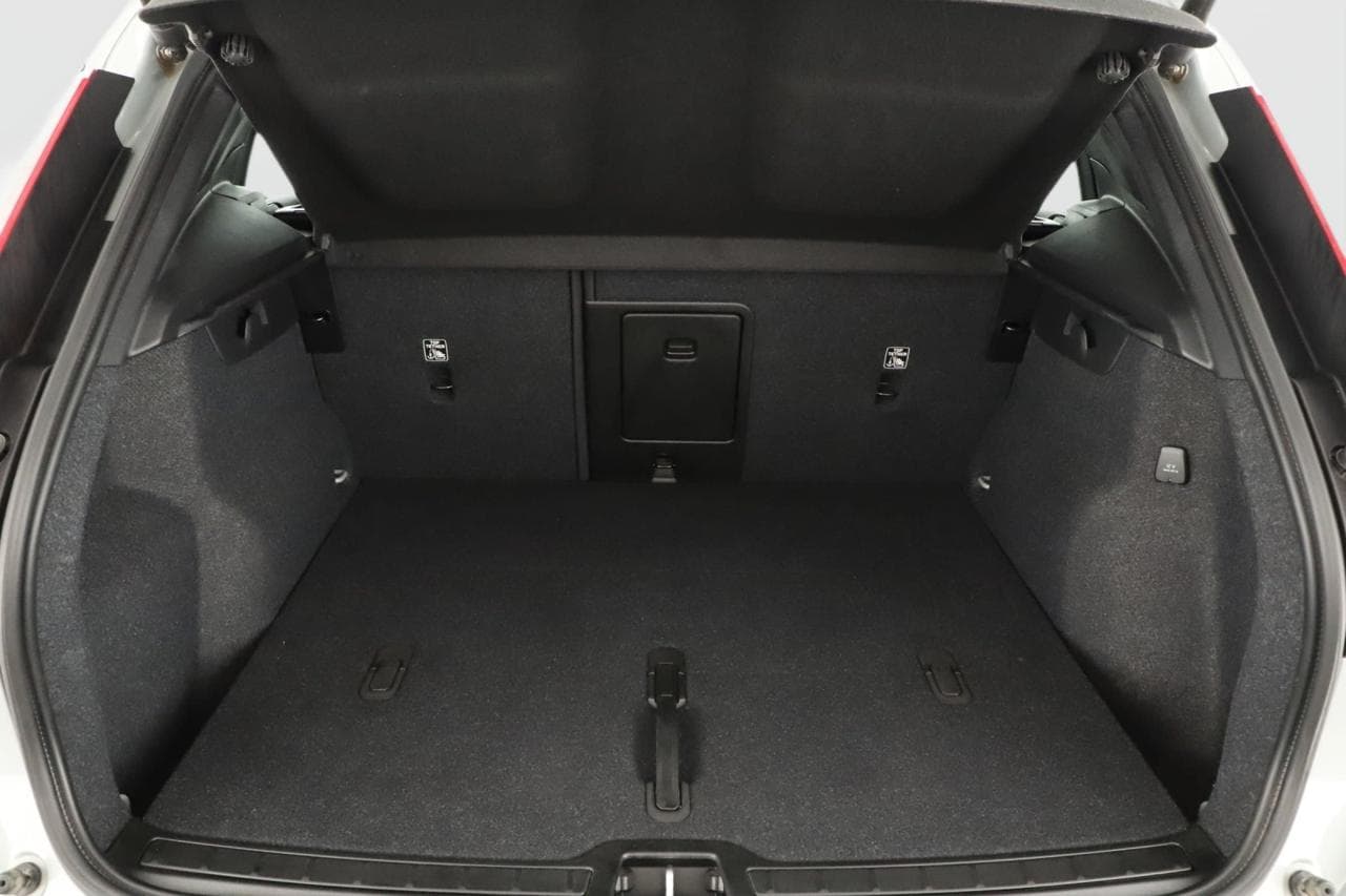 2023 Volvo XC40 - 29