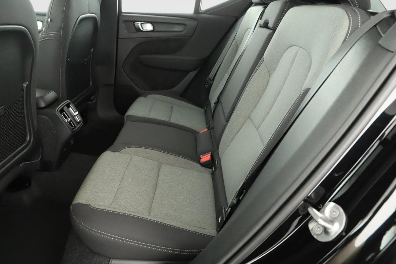 2026 Volvo XC40 - 20