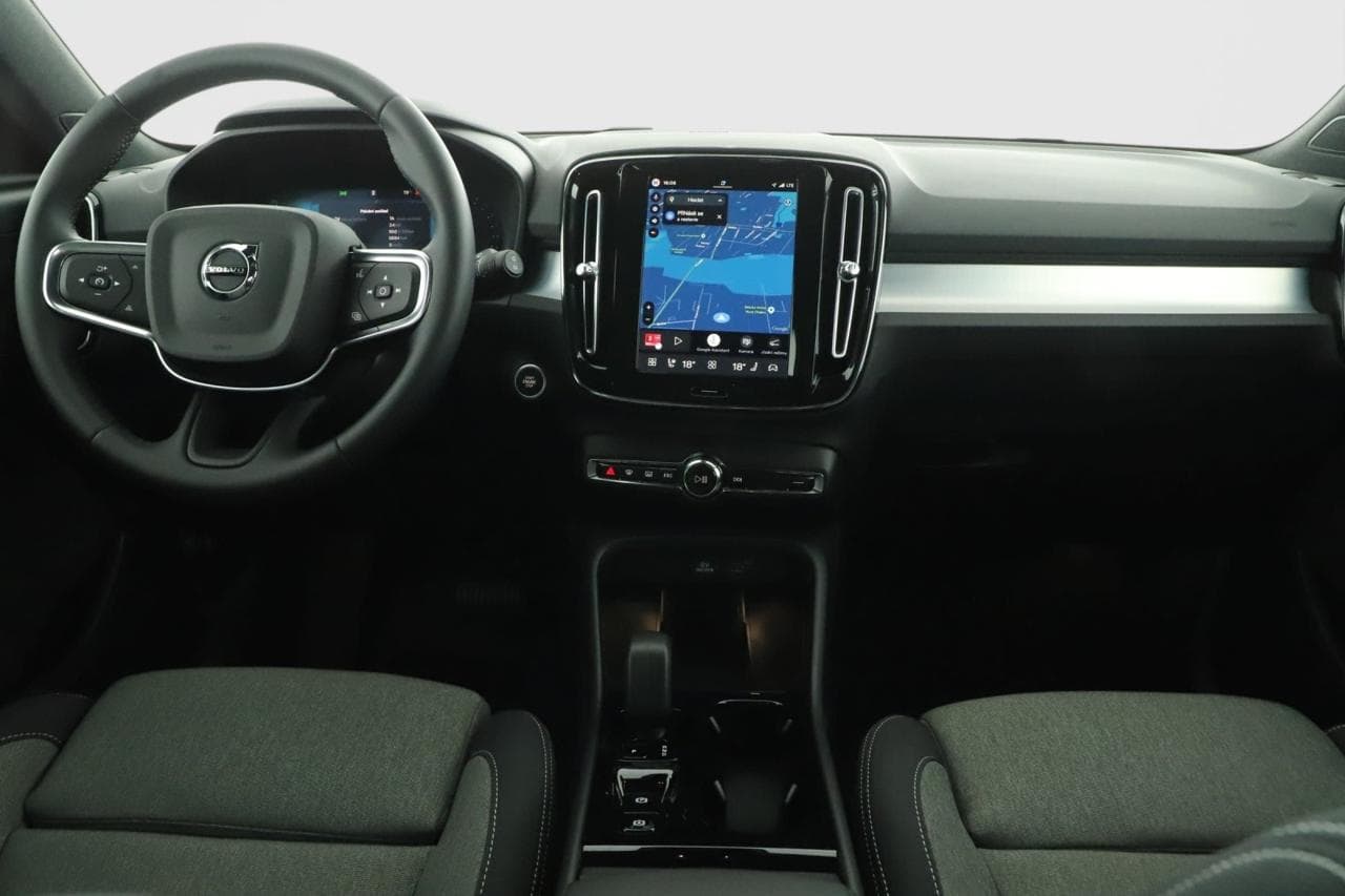 2026 Volvo XC40 - 15