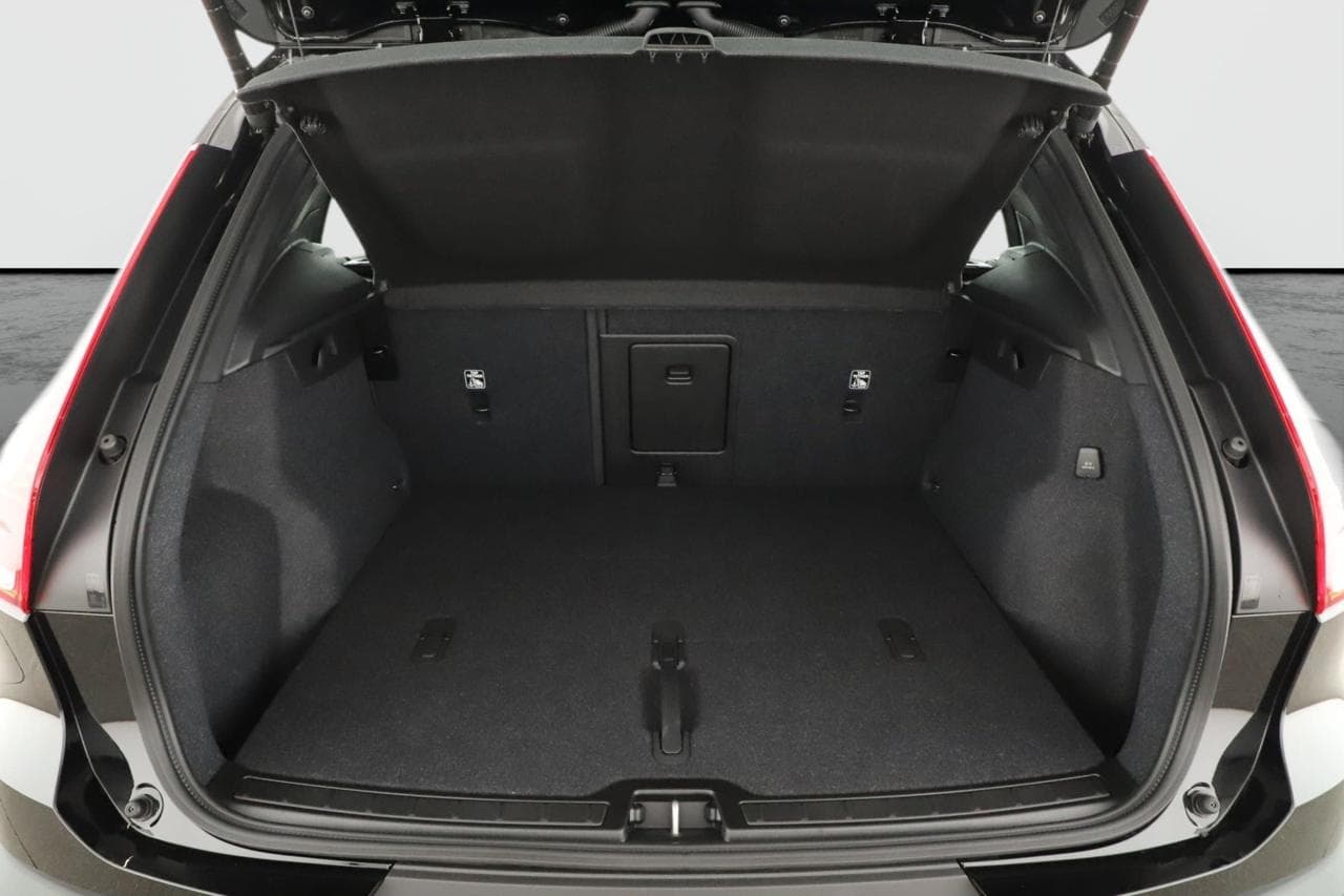 2026 Volvo XC40 - 30