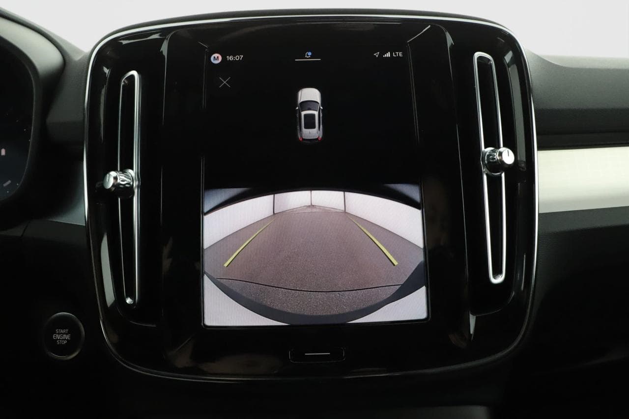 2026 Volvo XC40 - 35